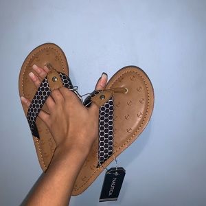 Nautica flip flops